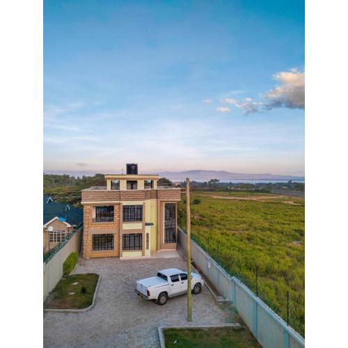 The lake Breeze Airbnb Naivasha