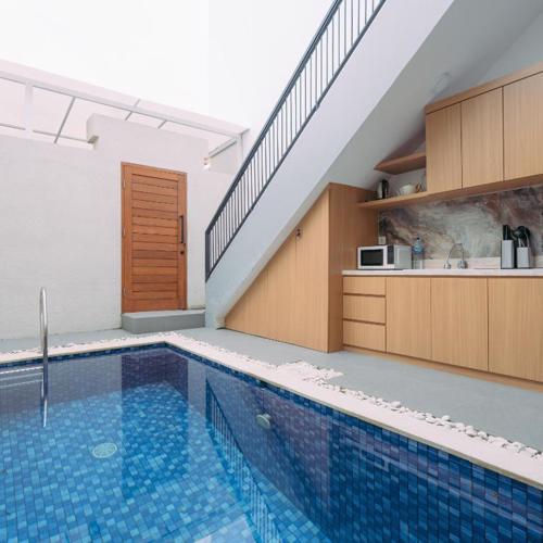 The Lavana Nakula Villa Kuta Sunset