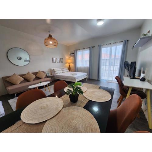 The Little Abode Nuvali - Smart Studio Unit with Balcony & free pool access