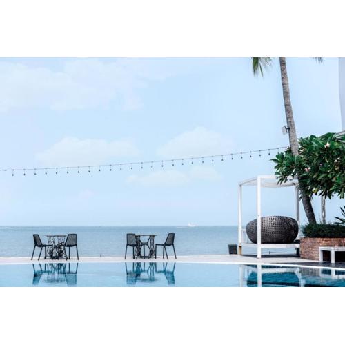 The Loft Seaside Sriracha Hotel