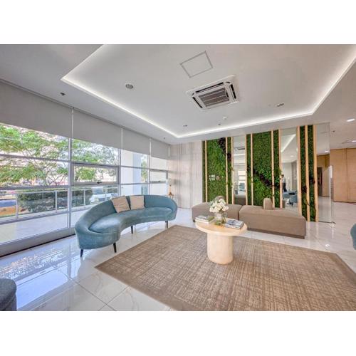 THE LOOP 2br fully furnished corner unit w balcony