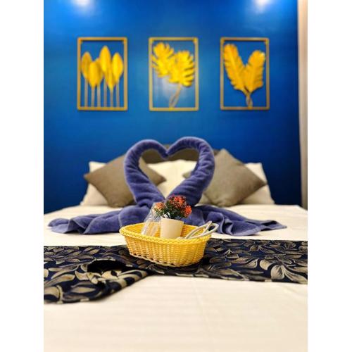 The Lounge Titanium by KRD