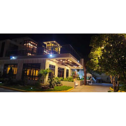 The Lumber Hotel and Resort