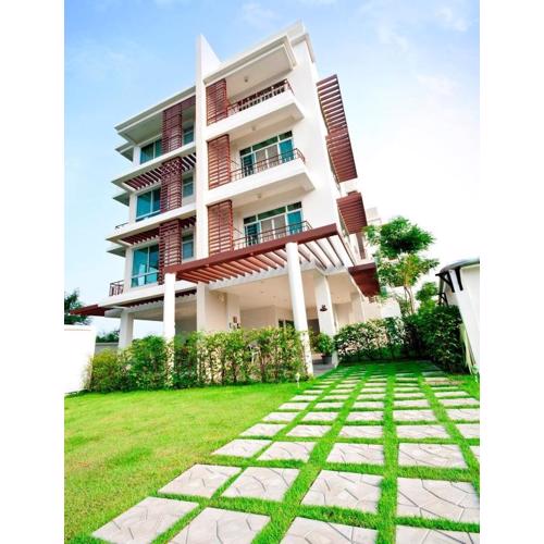 The Meet Green Apartment