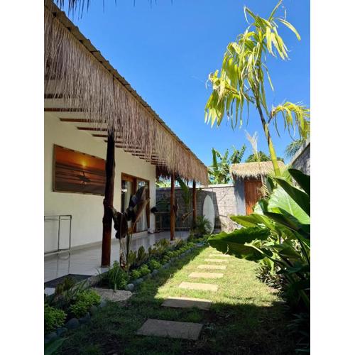 The middle Surf house