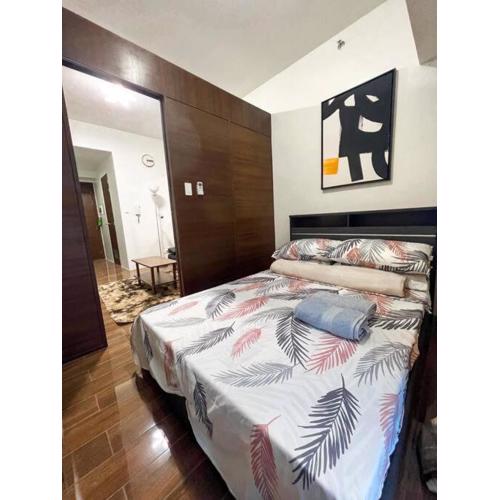 The Modern Flats at Air Residences with wifi&city view