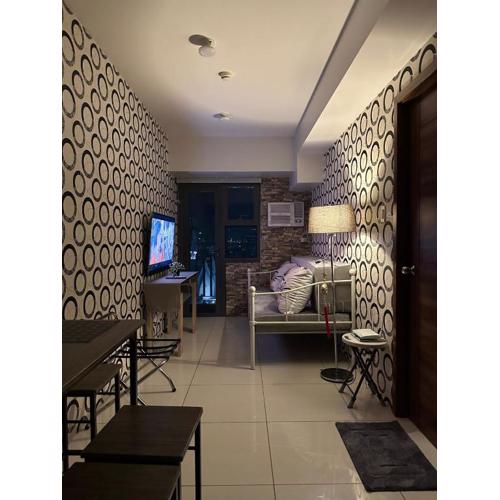 The Monroe at Horizons 101