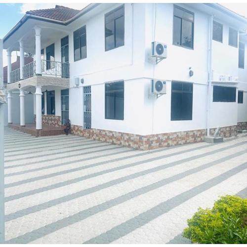 The NSELEMA HIDEAWAY