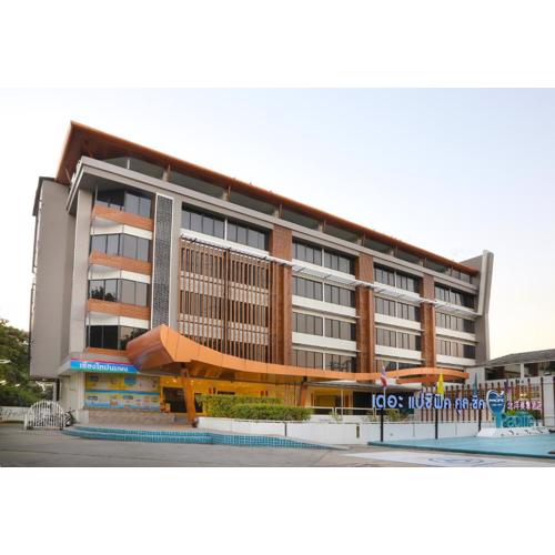 The Pacific Cool Chic