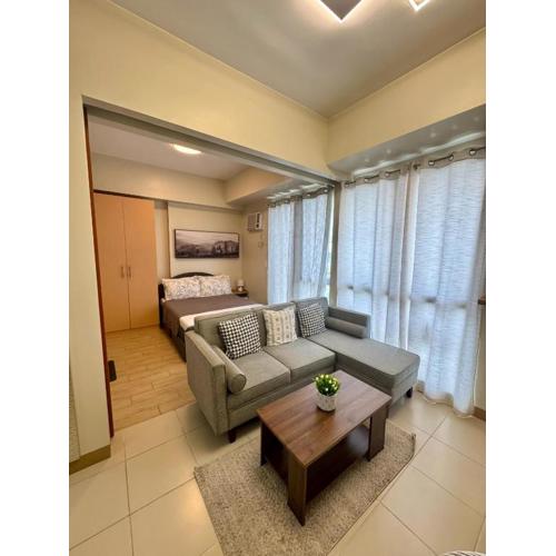 The Palladium - Executive Studio Pool-View