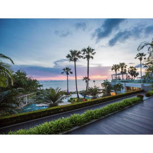 The Palm Wongamat - 2BR Luxury Beachfront Suite - Ocean View