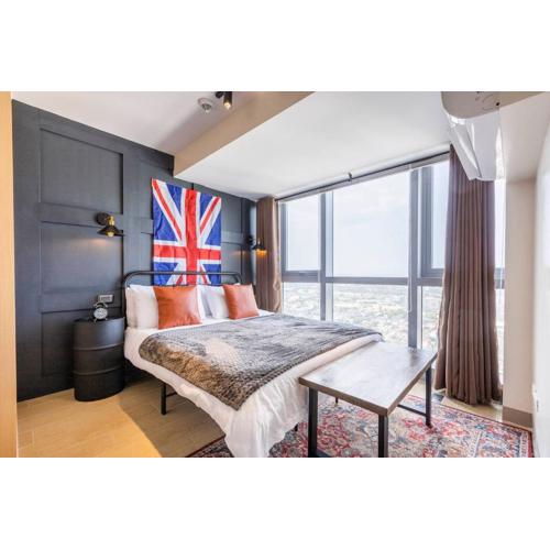 The Peaky Blinder s Crib with Gym, Pool, Sauna More