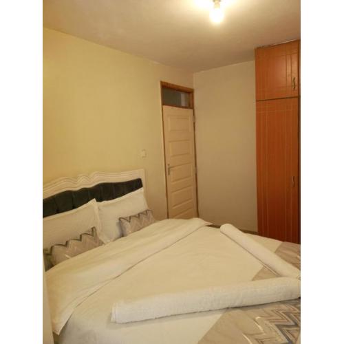 The Perfect Staycation, Spacious One Bedroom, Free Netflix & Wi-Fi