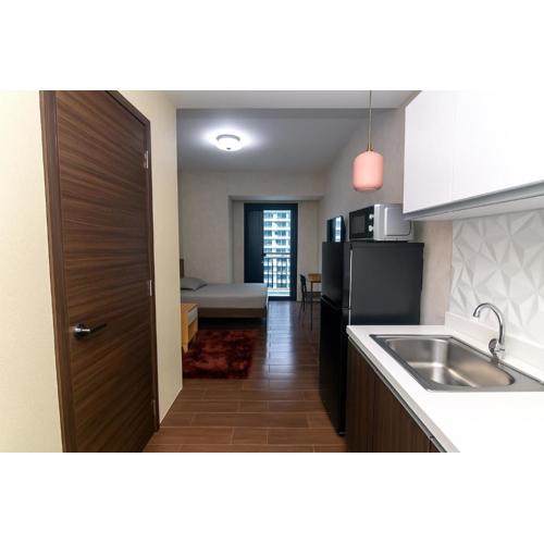 The Plush Pad Makati Ayala Views 300MB WiFi 1940