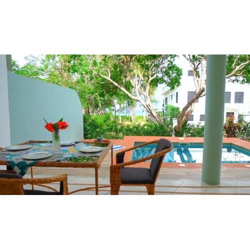 The Pool House & The Colobus House, Bella Seaview, Diani Beach, Kenya