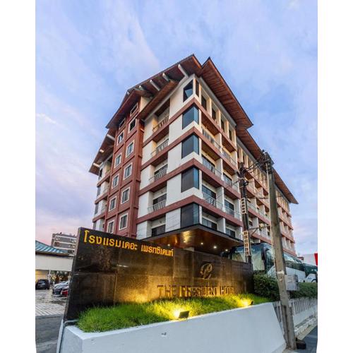 The President Hotel at Chokchai 4