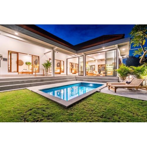 The R Villa Samalas - 4BR Pool Retreat in Pererenan