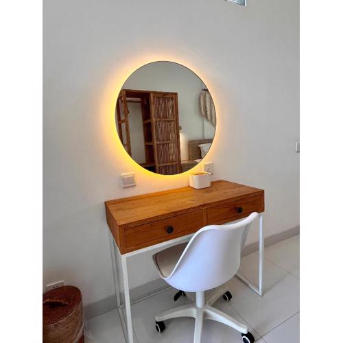 The Renon Residence King Bedroom 202