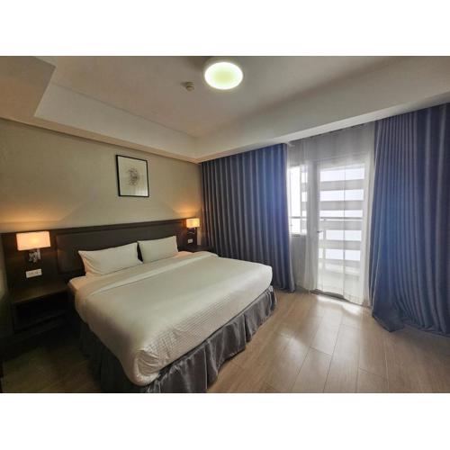 The Residences at BCCT by Stays PH Cozy retreat with hotel-style comforts and convenience, best location in BGC