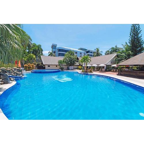 The Ritz Hotel at Garden Oases (Multiple-Use Hotel)