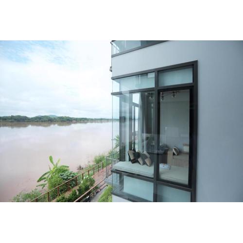 The River House Chiangkhan Hotel