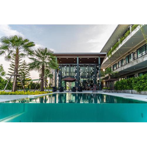 The River Palm Resort