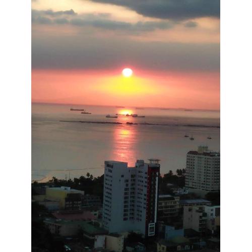 The SCENIC: Comfortable living by Awsom Phil