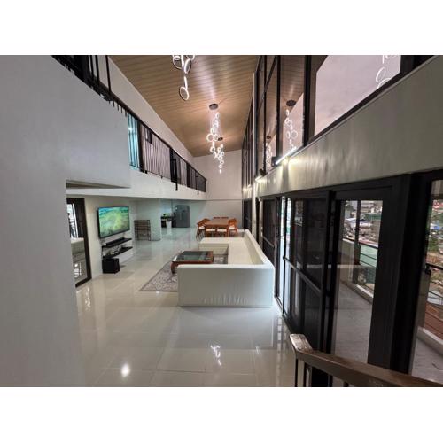 The Skynest Baguio - 6 bedrooms, 3 CRs and a HUGE Balcony