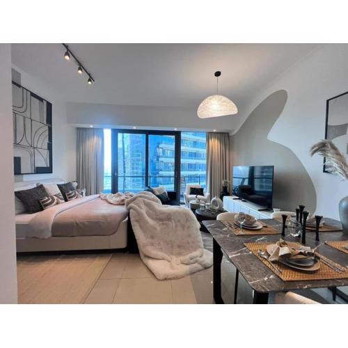 The Smart Concierge - Silverene