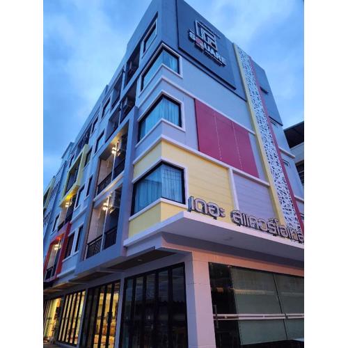 The Square Hotel เดอะสแควร์โฮเทลนครพนม
