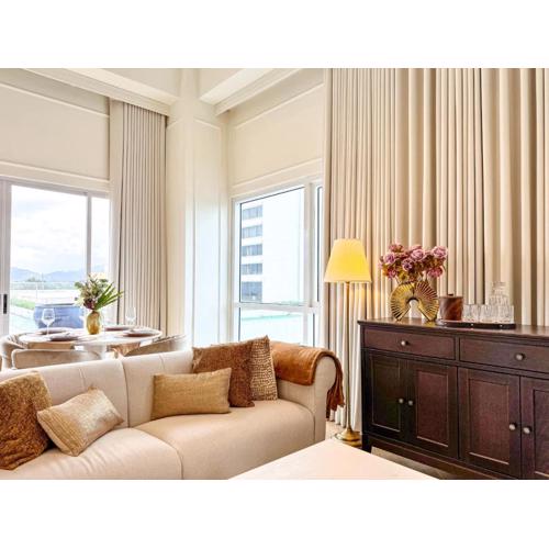 The Suite- Luxurious City Skyline