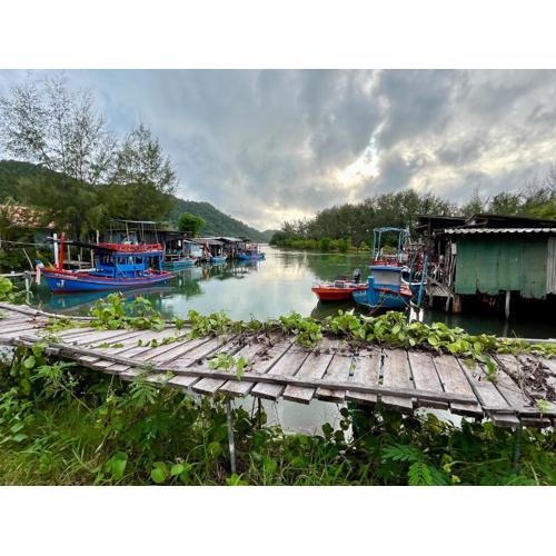 The Summer Guesthouse