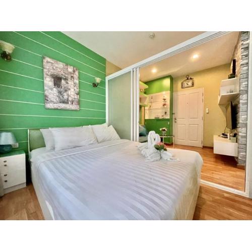 The trust huahin resort condo greeny room