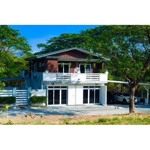 The Twin Hanger Cabin A