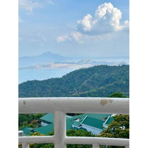 The Two Captain's Place - Tagaytay Prime Residences 19th floor TAAL VIEW