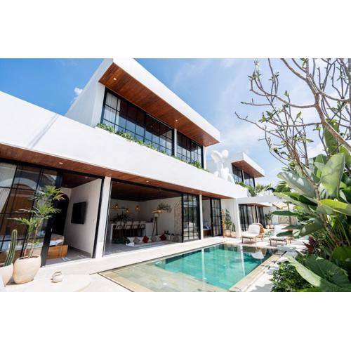 The Ultimate Villa - 8BR in Canggu Cook Included