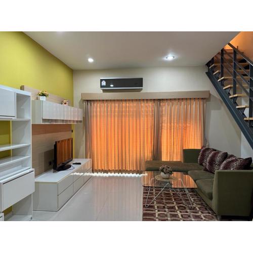 The Urbana Condo Pakkret