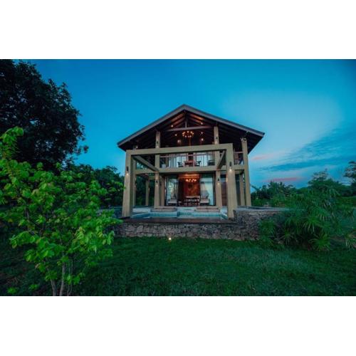 The Villa Lakeshore