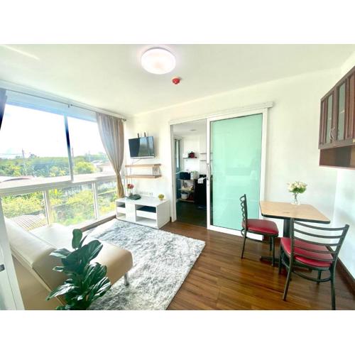 The wide condo by Guide Sabai