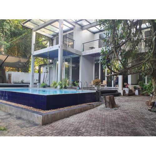 The Yacht Villa Near Colombo International Airport