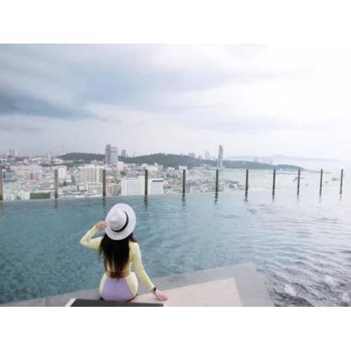 泰国芭提雅顶层无边游泳池公寓thebase健身房