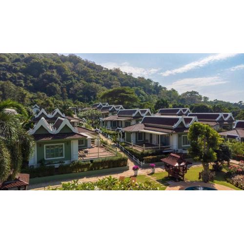 Thirty Degrees in February, Khao Tao, Hua Hin