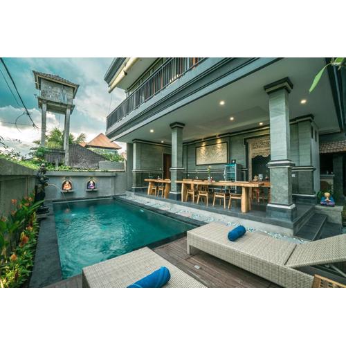 Three Dewi's Guest House