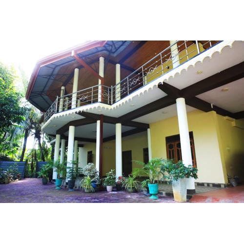 Thulasi Holiday Home