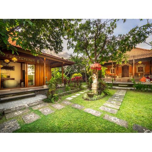 Tiis Garden Puri Villas