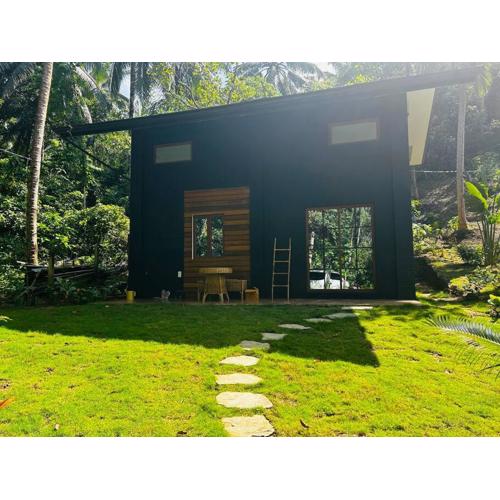 Tiny Hideaway Luna House with free 2 motorbikes