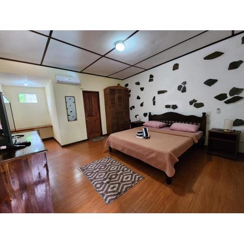 TipTop Hotel, Resto and Delishop