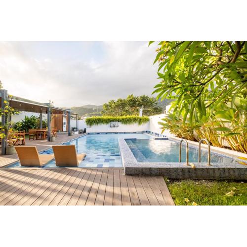 Tirta Spring Villa with Hotspring Pool