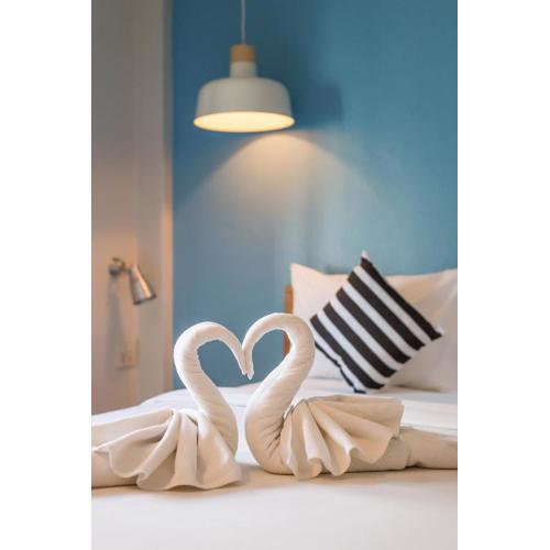 Tiya House Rooms & Cafe