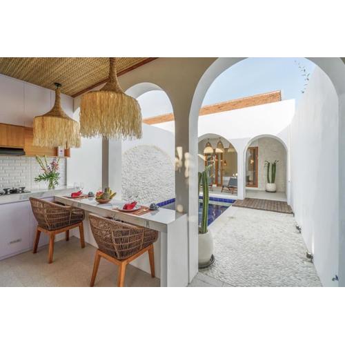 T&J4 - Romantic 1BR pool villa, walk to beach